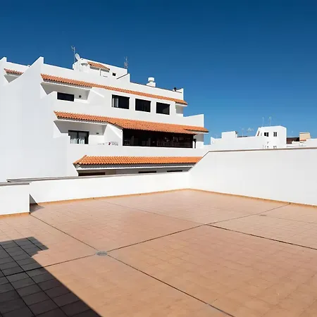 Rolycar 102 Apartment